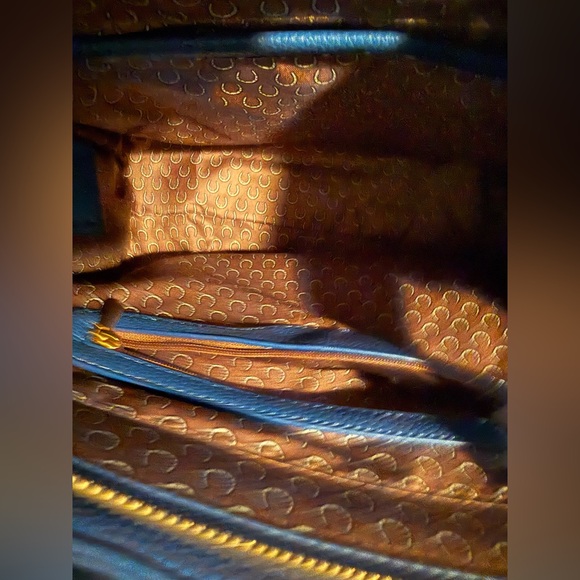 NEW Blue Vegan Leather Crocodile/Snakeskin Patterned Handbag w/Gold Tone Lock - Picture 6 of 8